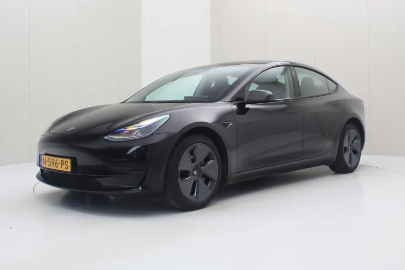 Tesla Model 3 (2021)