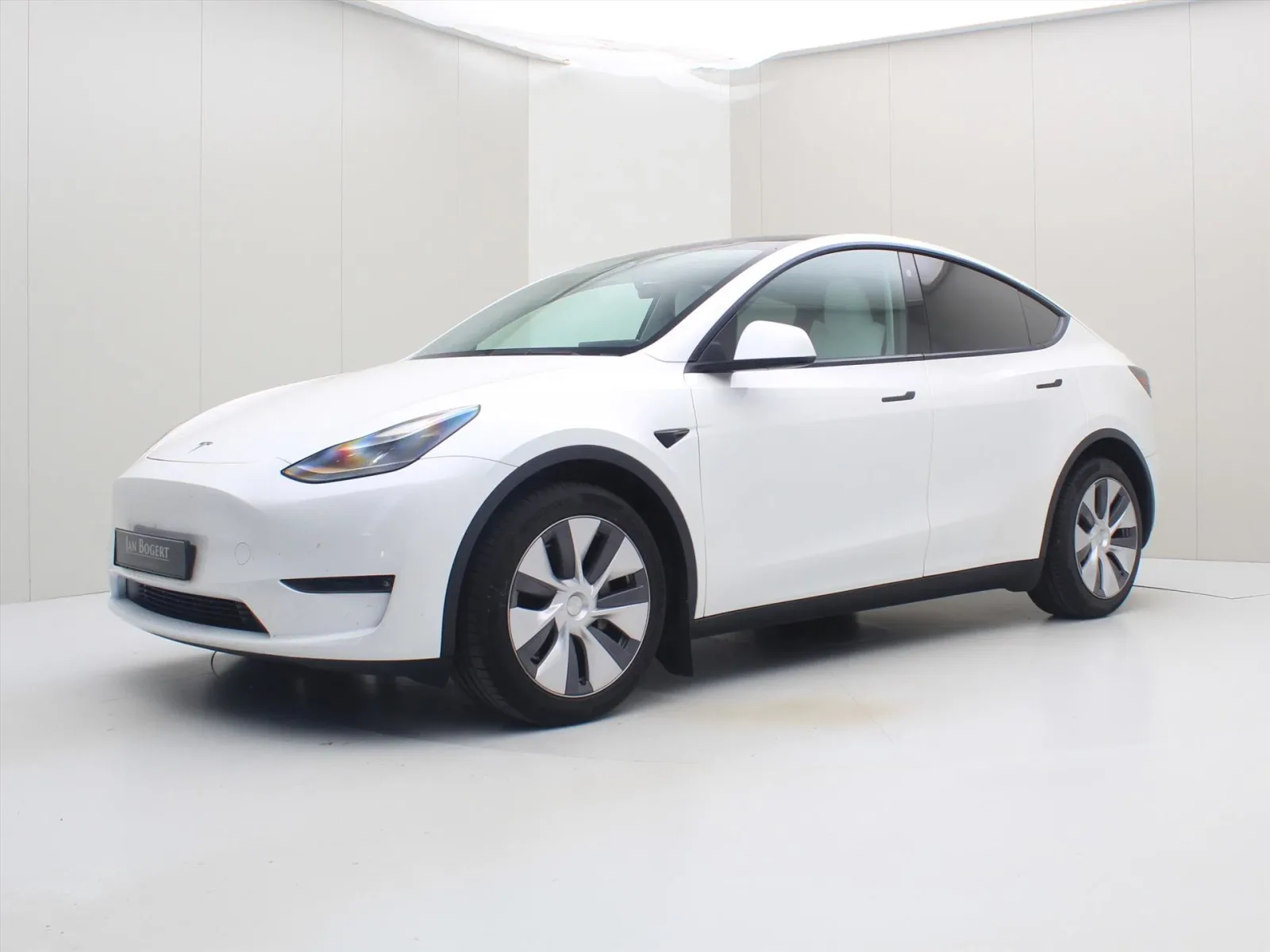 Tesla Model Y (2023) — foto 1