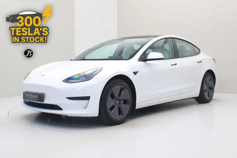 Tesla Model 3 (2023)