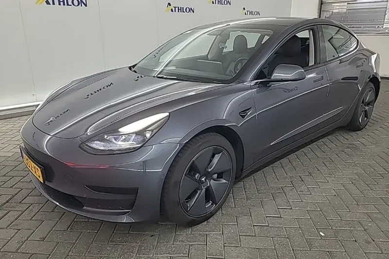 Tesla Model 3 (2021)