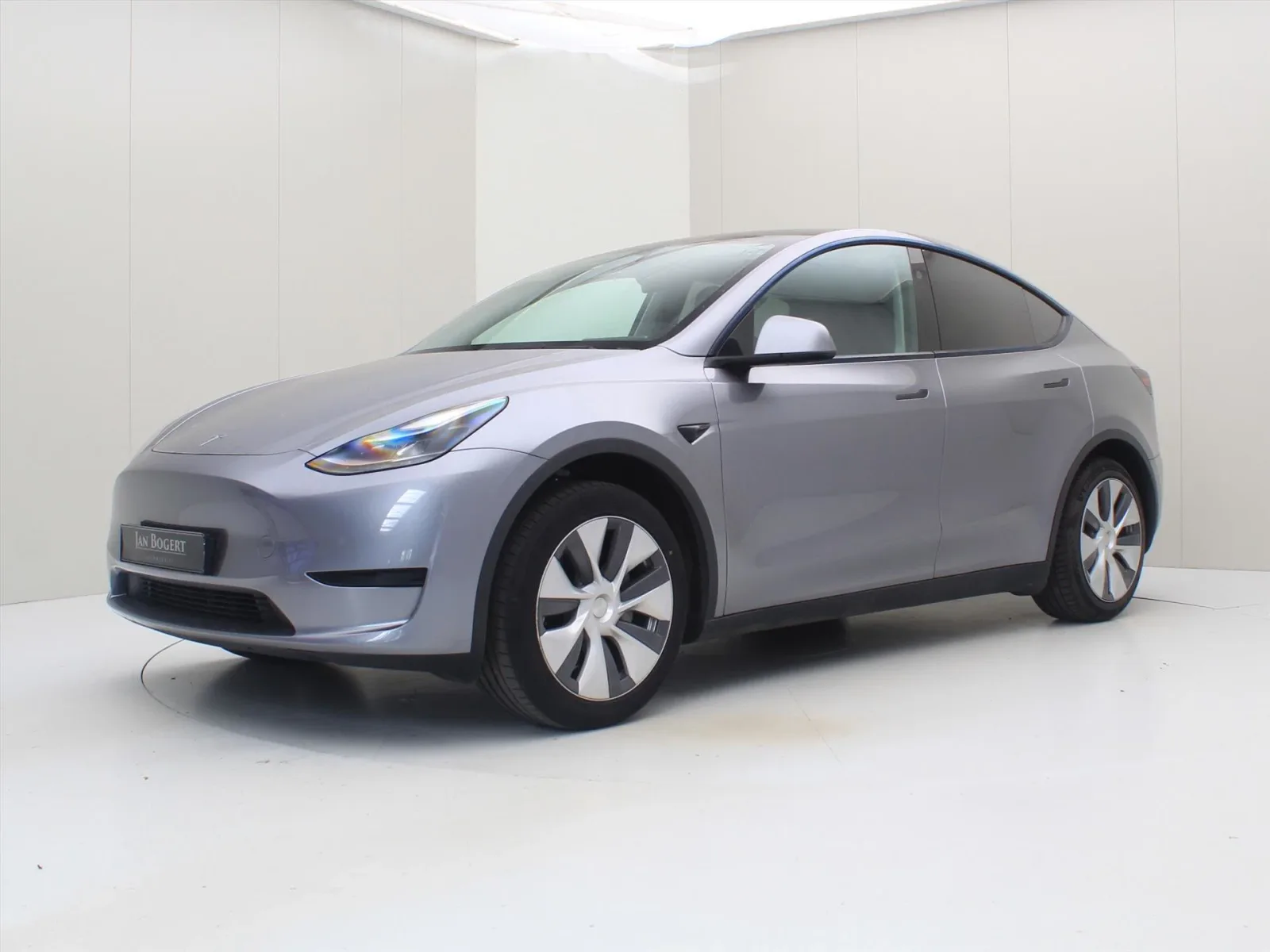 Tesla Model Y (2024) — foto 1