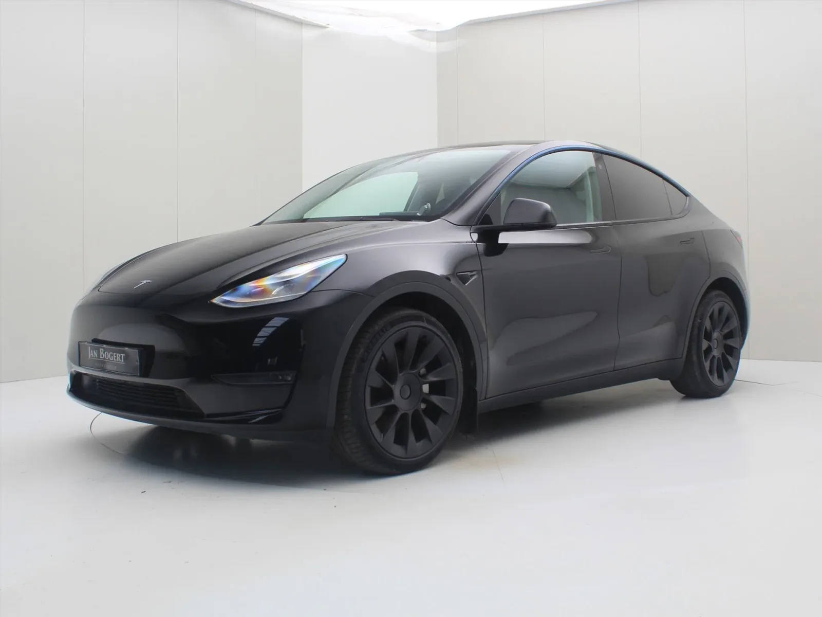 Tesla Model Y (2023) — foto 1