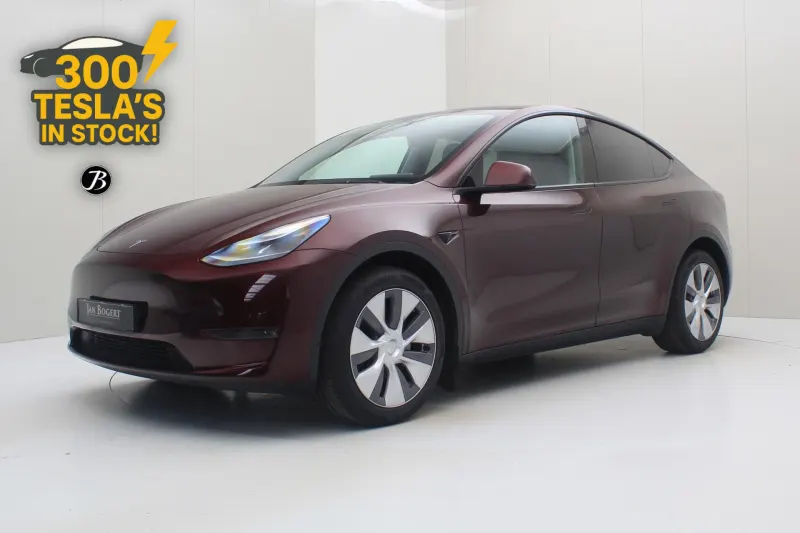 Tesla Model Y (2023)