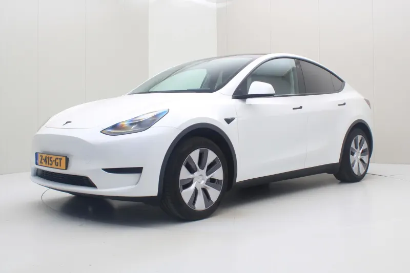 Tesla Model Y (2024)