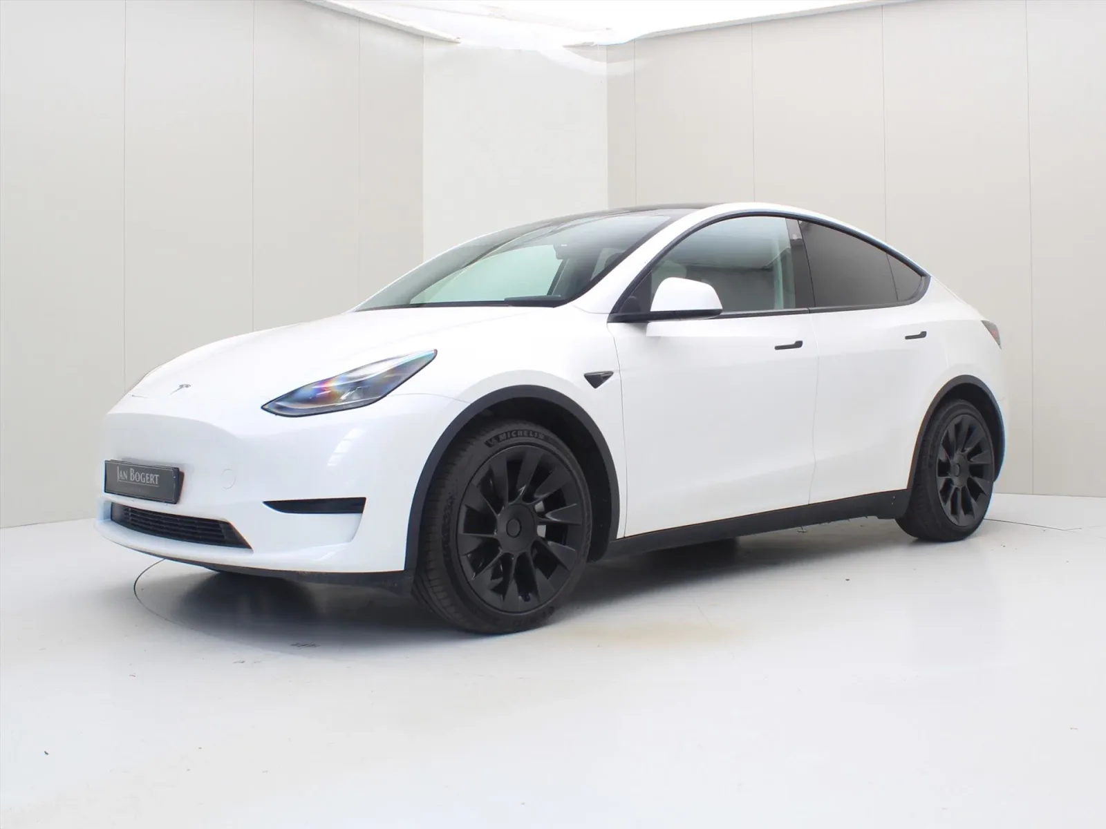 Tesla Model Y (2023) — foto 1