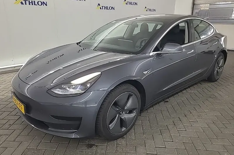 Tesla Model 3 (2020)