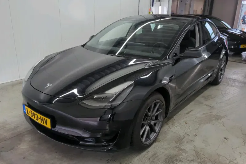 Tesla Model 3 (2021)