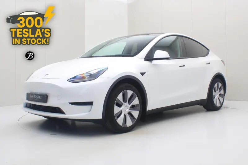 Tesla Model Y (2023)