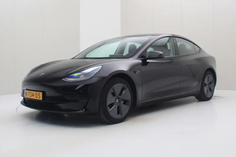 Tesla Model 3 (2021)