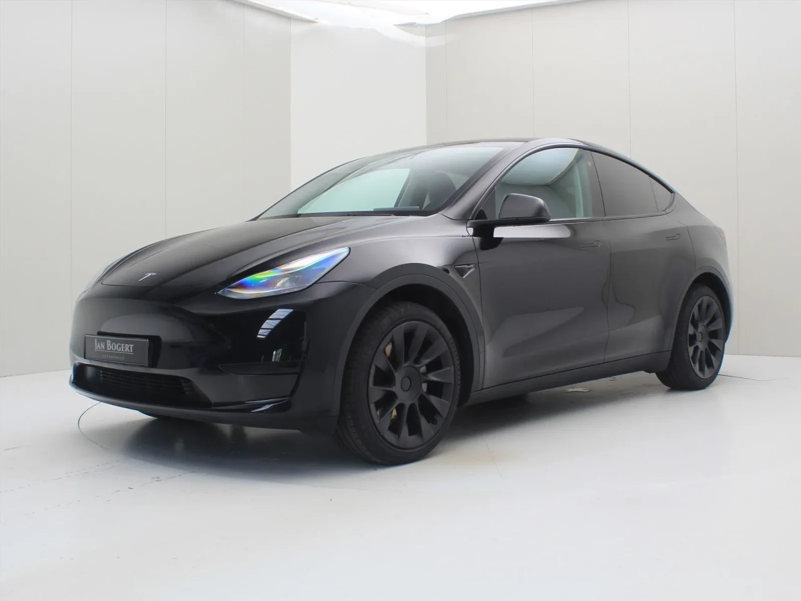 Tesla Model Y (2023) — foto 1