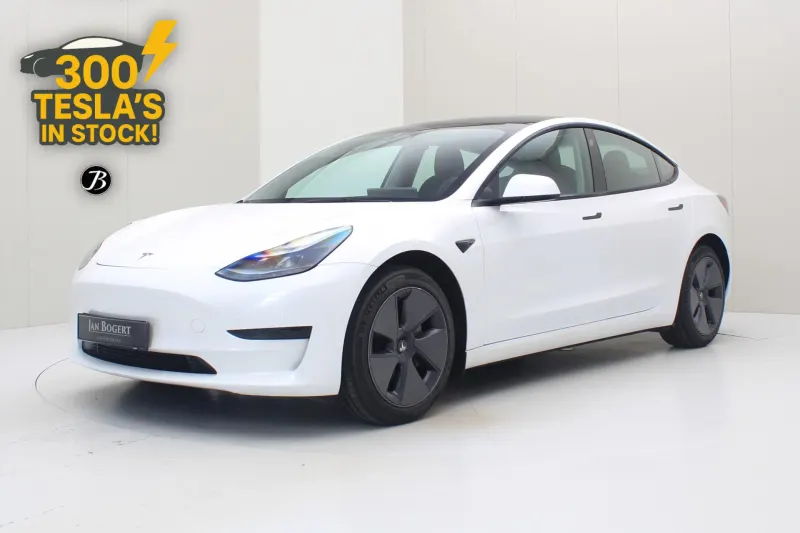 Tesla Model 3 (2023)