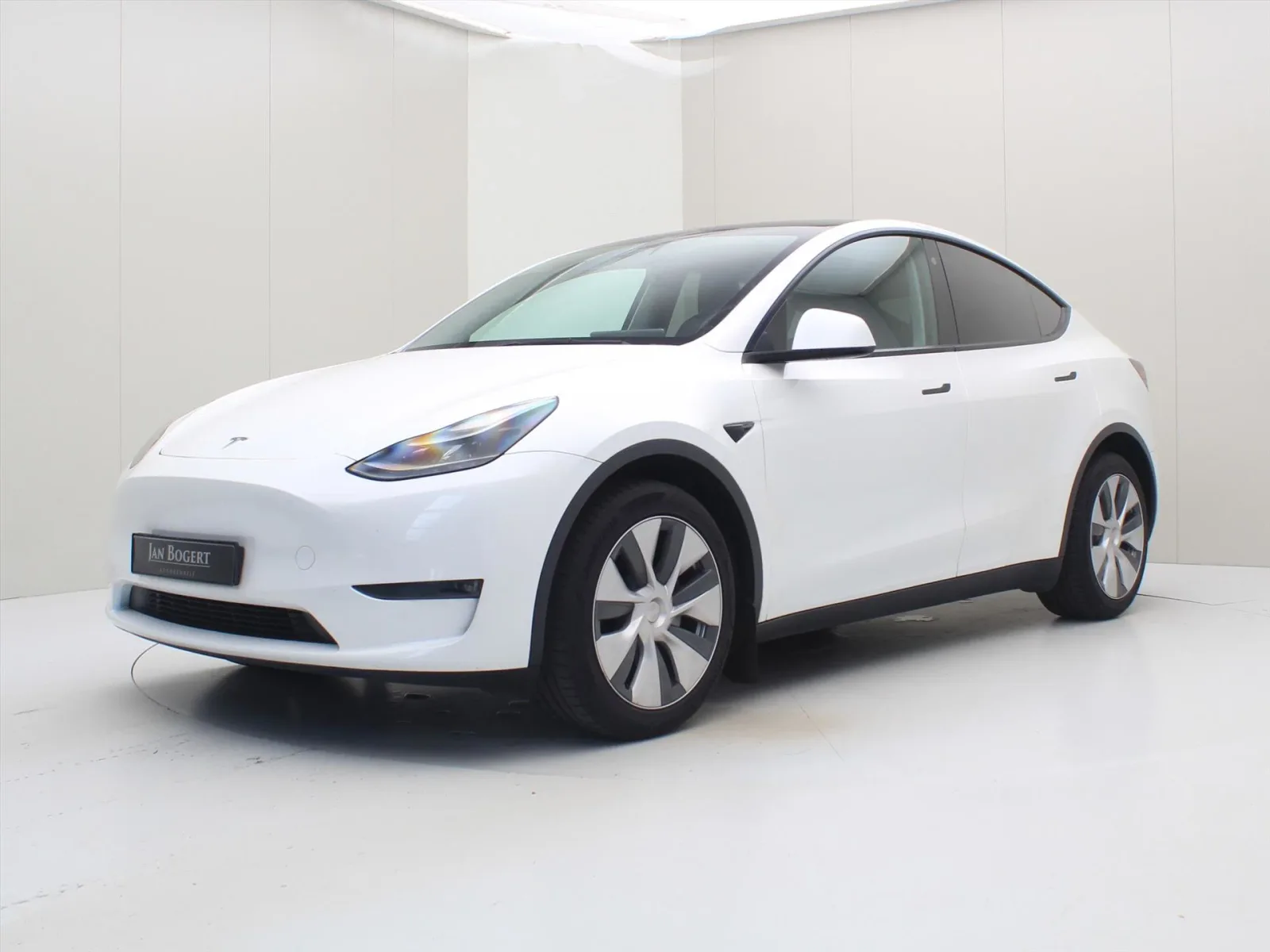 Tesla Model Y (2023) — foto 1