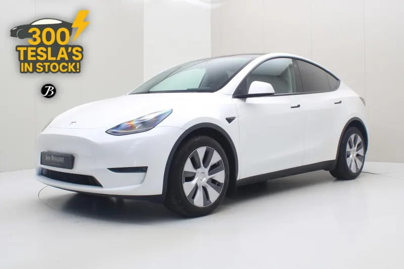 Tesla Model Y (2023)