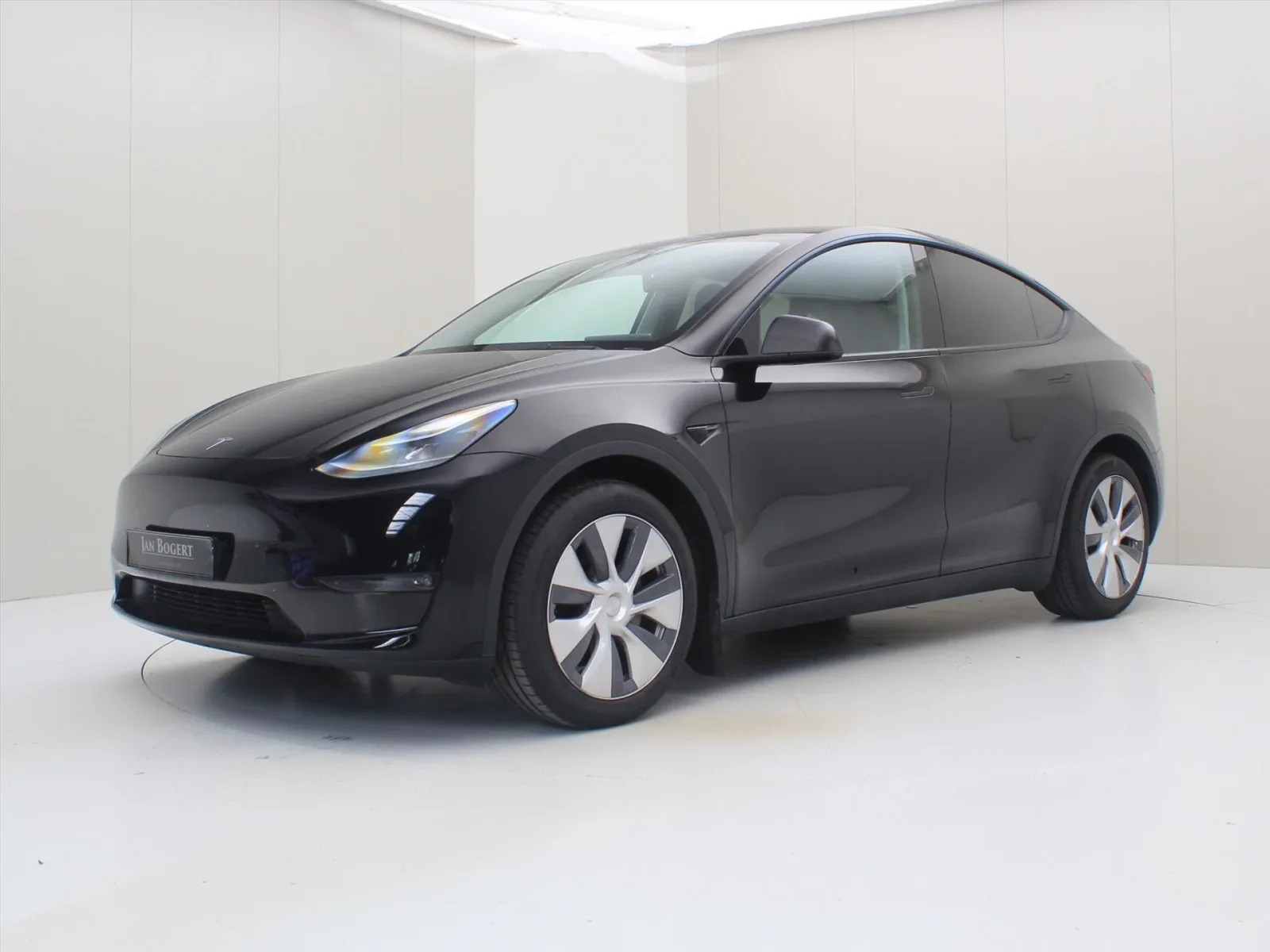 Tesla Model Y (2023) — foto 1