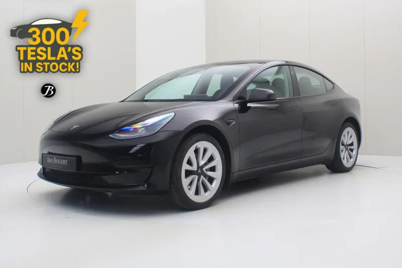 Tesla Model 3 (2023)