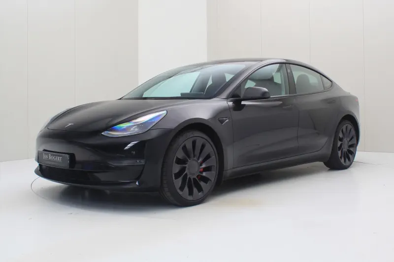 Tesla Model 3 (2023)