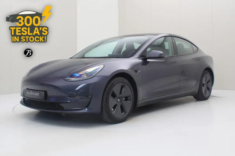 Tesla Model 3 (2023)