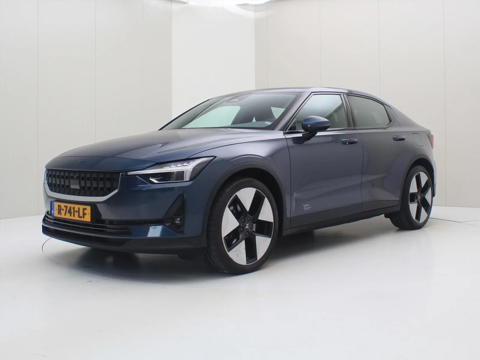 Polestar 2 (2022) — foto 1