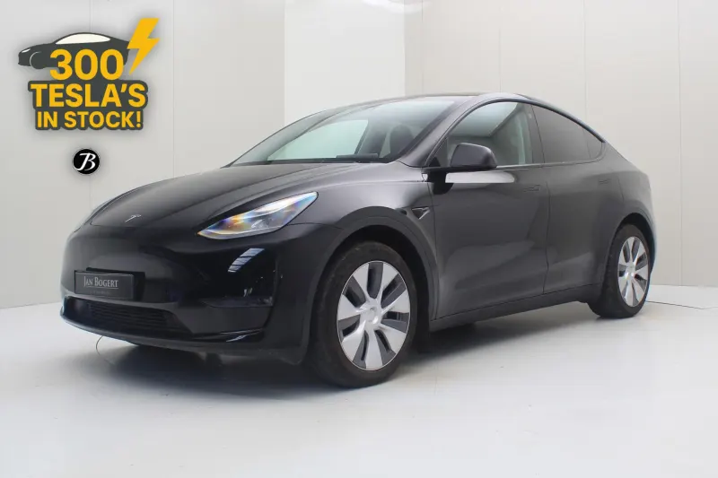 Tesla Model Y (2023)