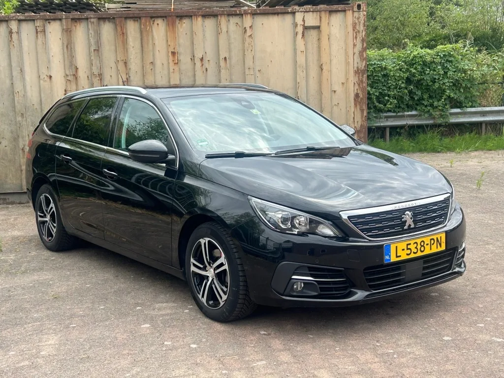 Peugeot 308 (2021) — foto 1