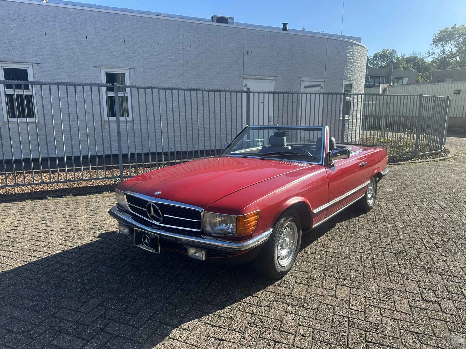 Mercedes-Benz SL-Klasse (1983) — foto 1