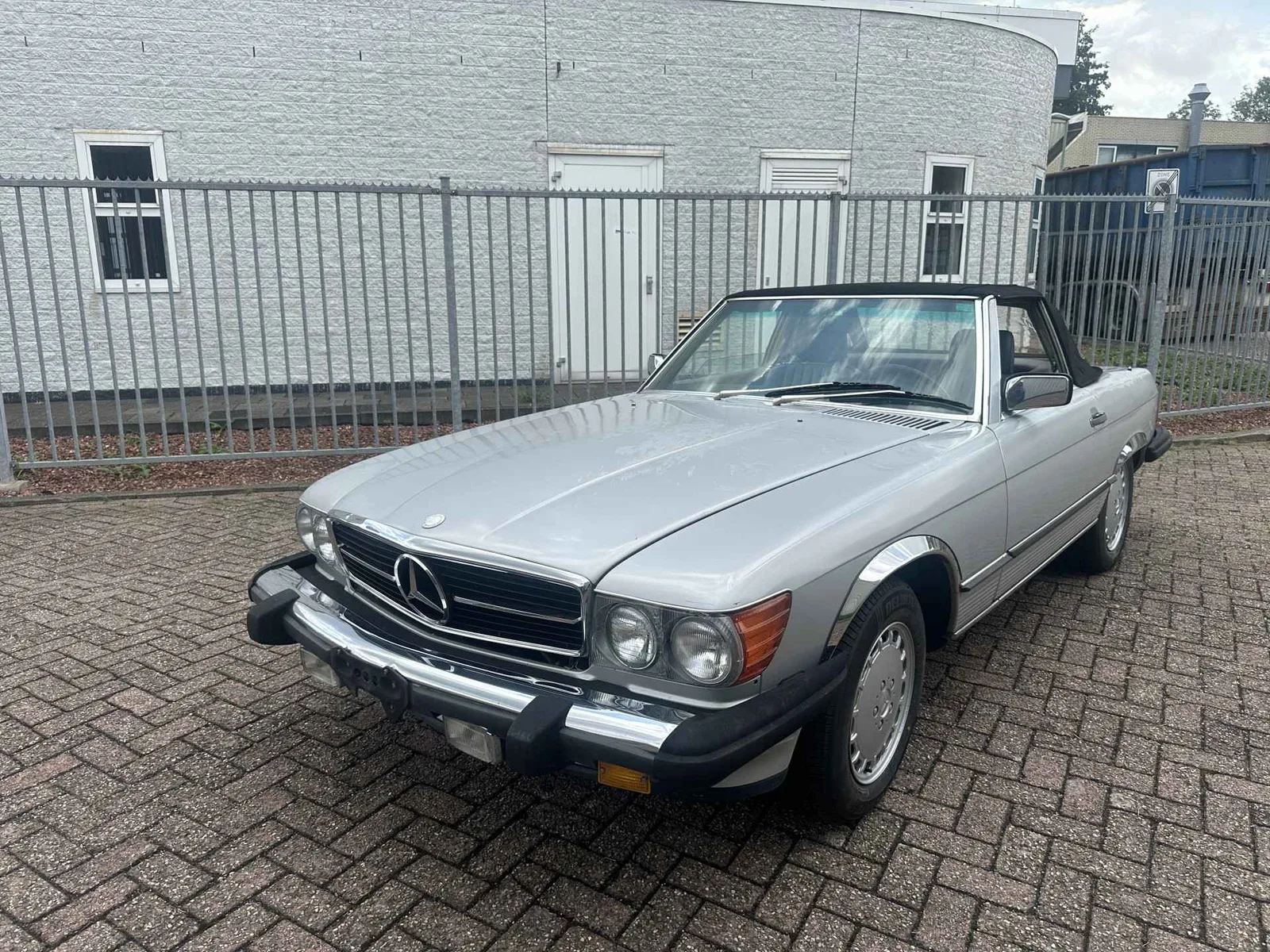 Mercedes-Benz SL-Klasse (1987) — foto 1