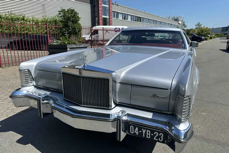Lincoln Continental (1975)