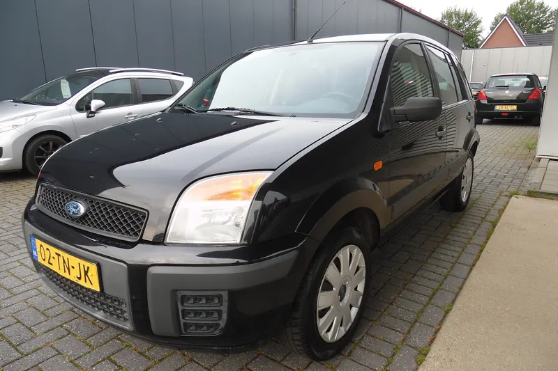 Ford Fusion (2006)
