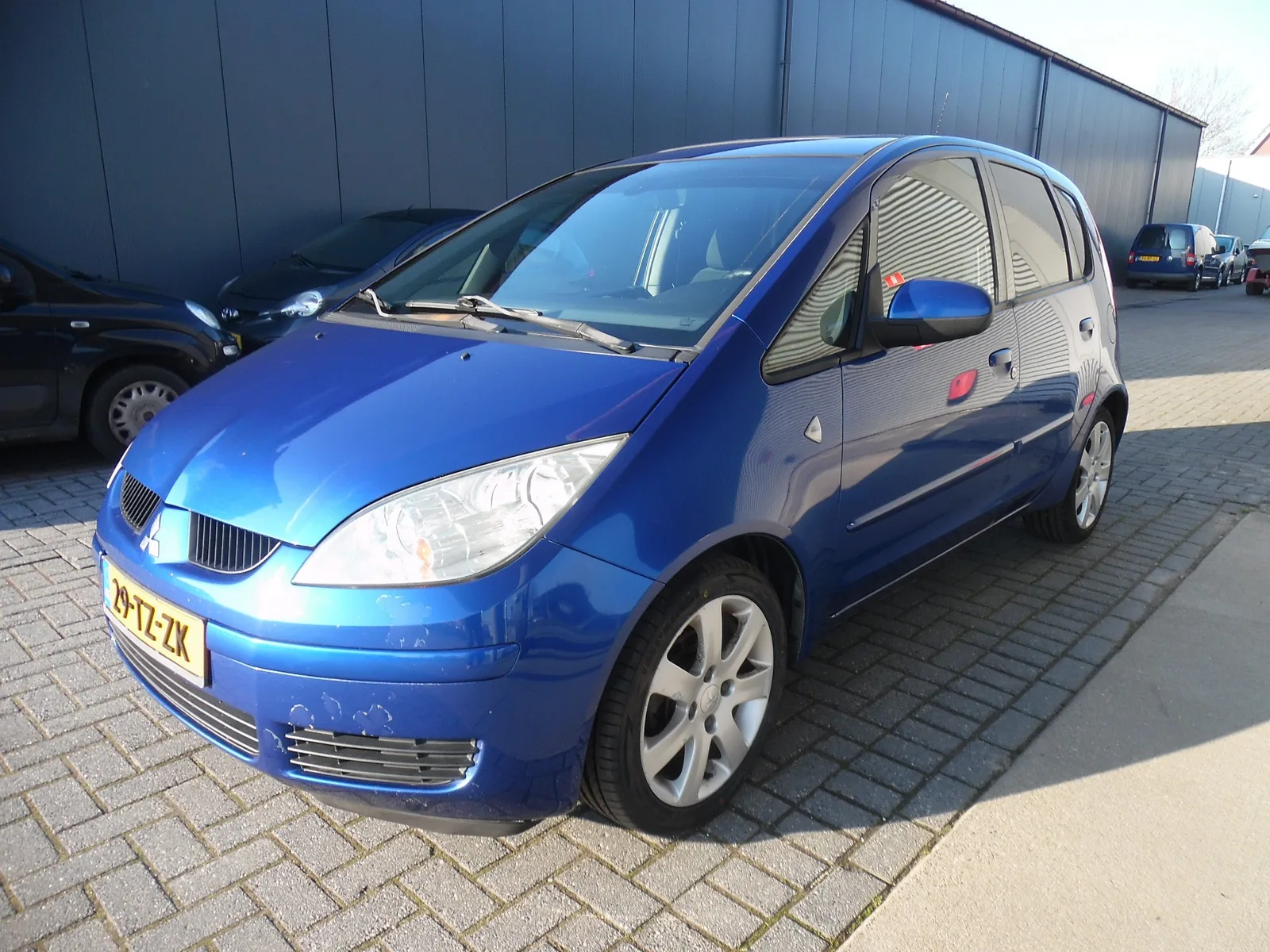 Mitsubishi Colt (2007) — foto 1