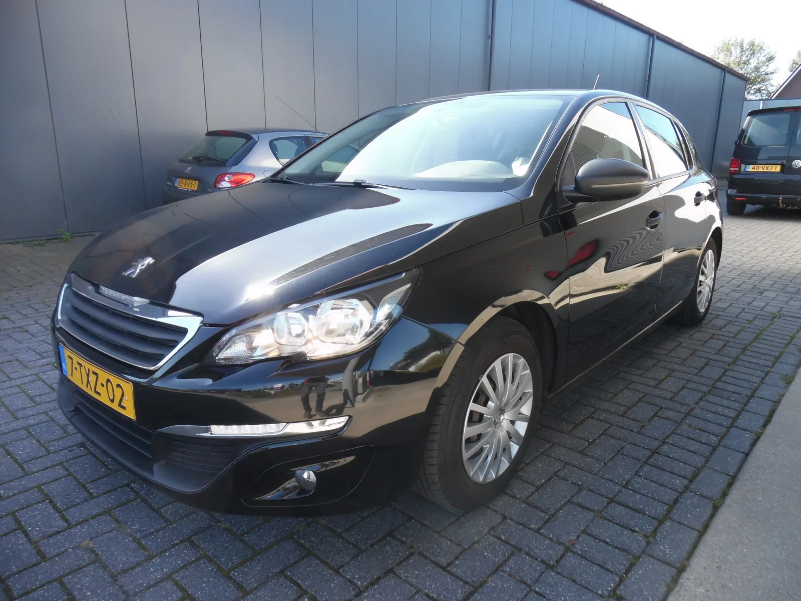 Peugeot 308 (2014) — foto 1
