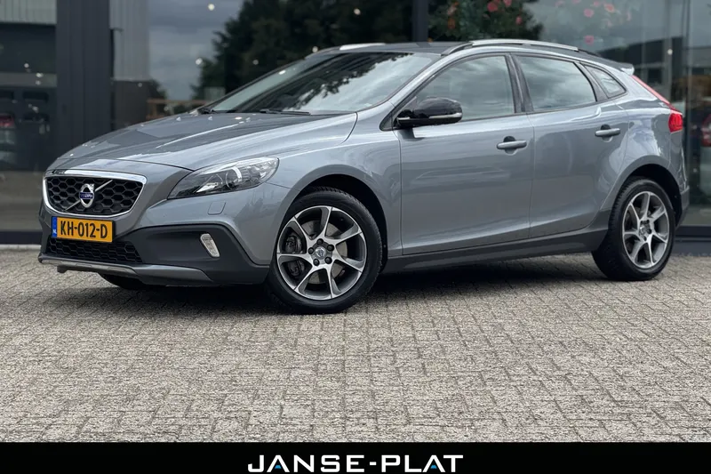 Volvo V40 Cross Country (2016)