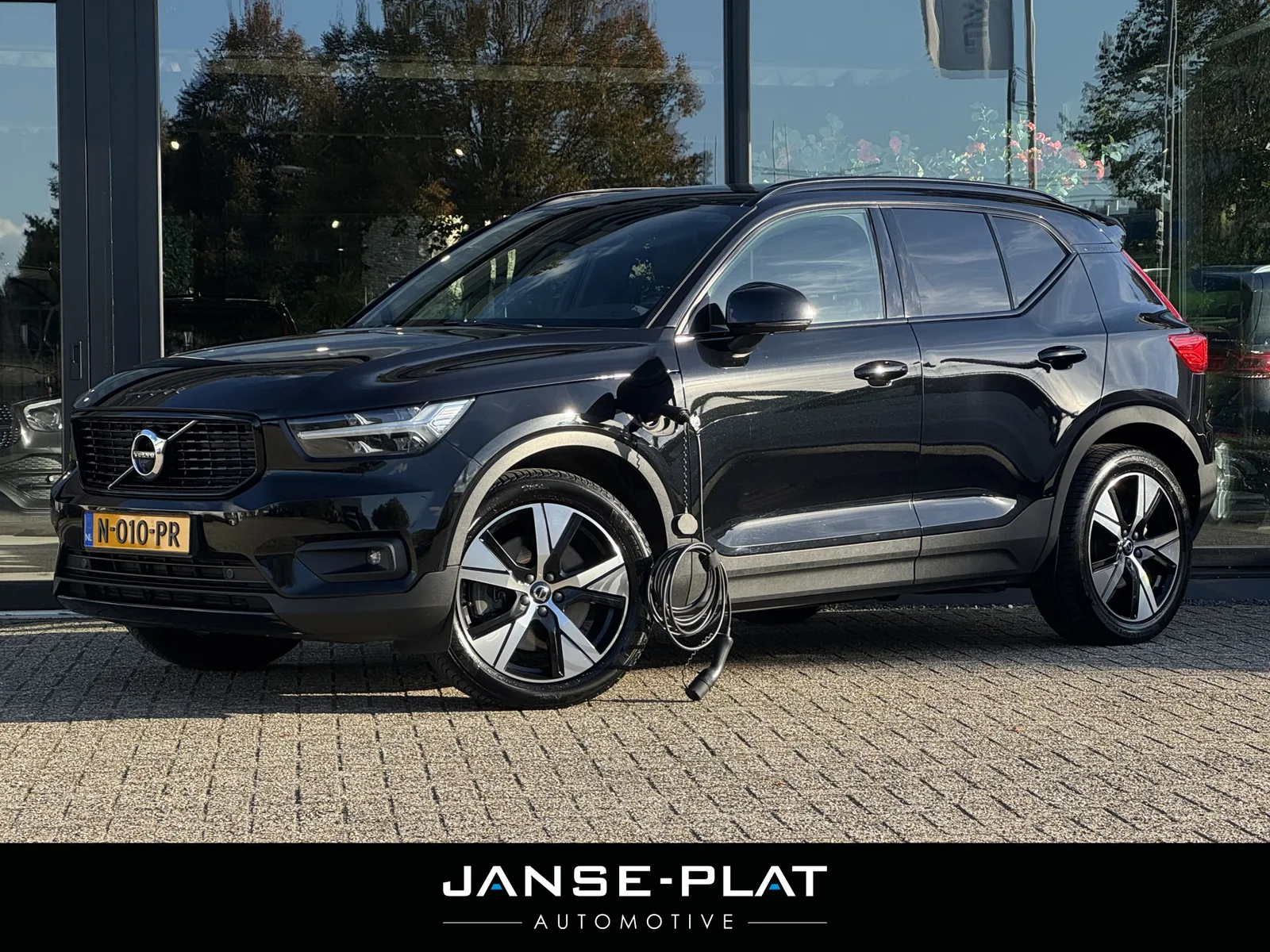 Volvo XC40 (2021) — foto 1