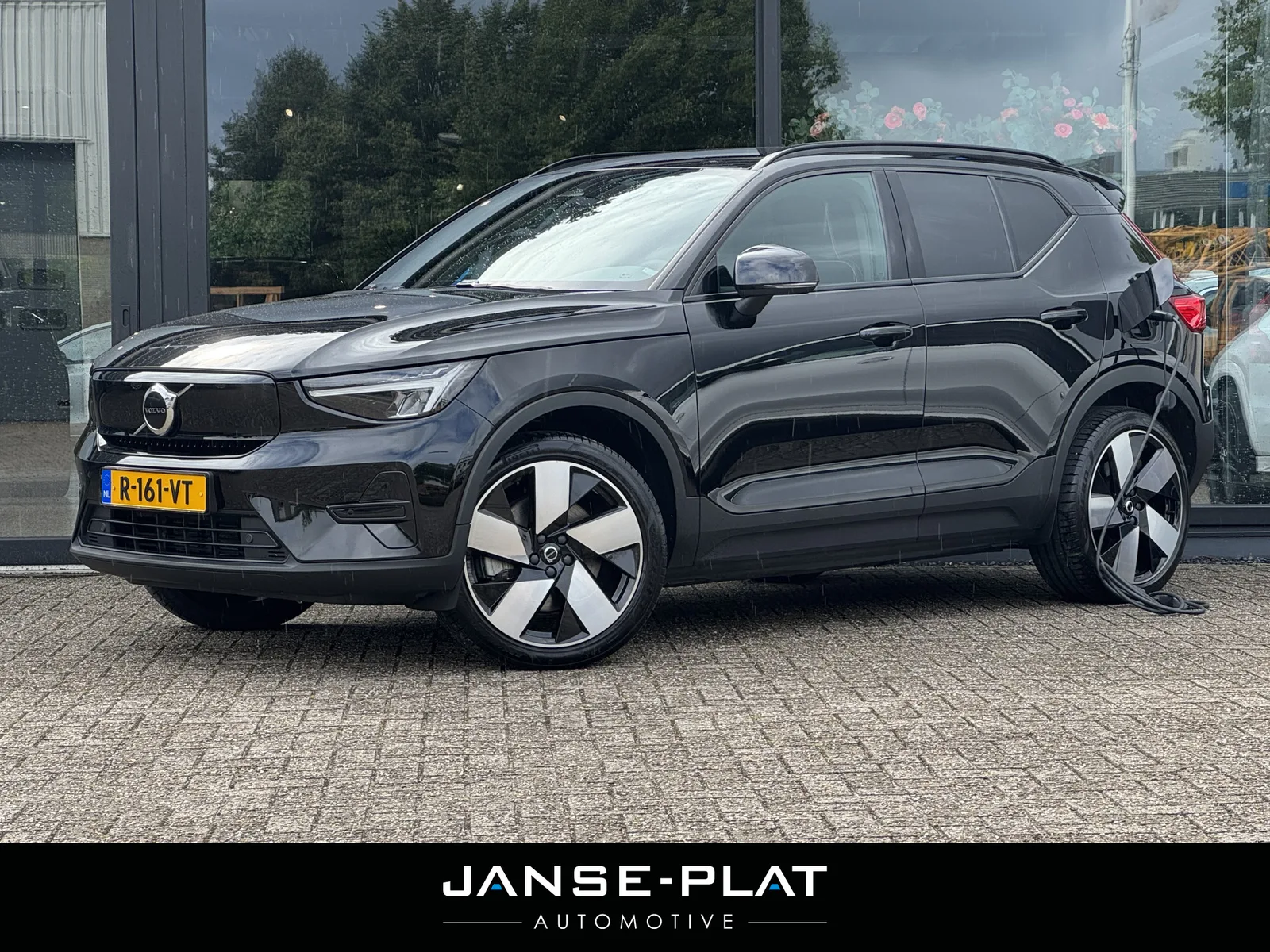 Volvo XC40 (2022) — foto 1