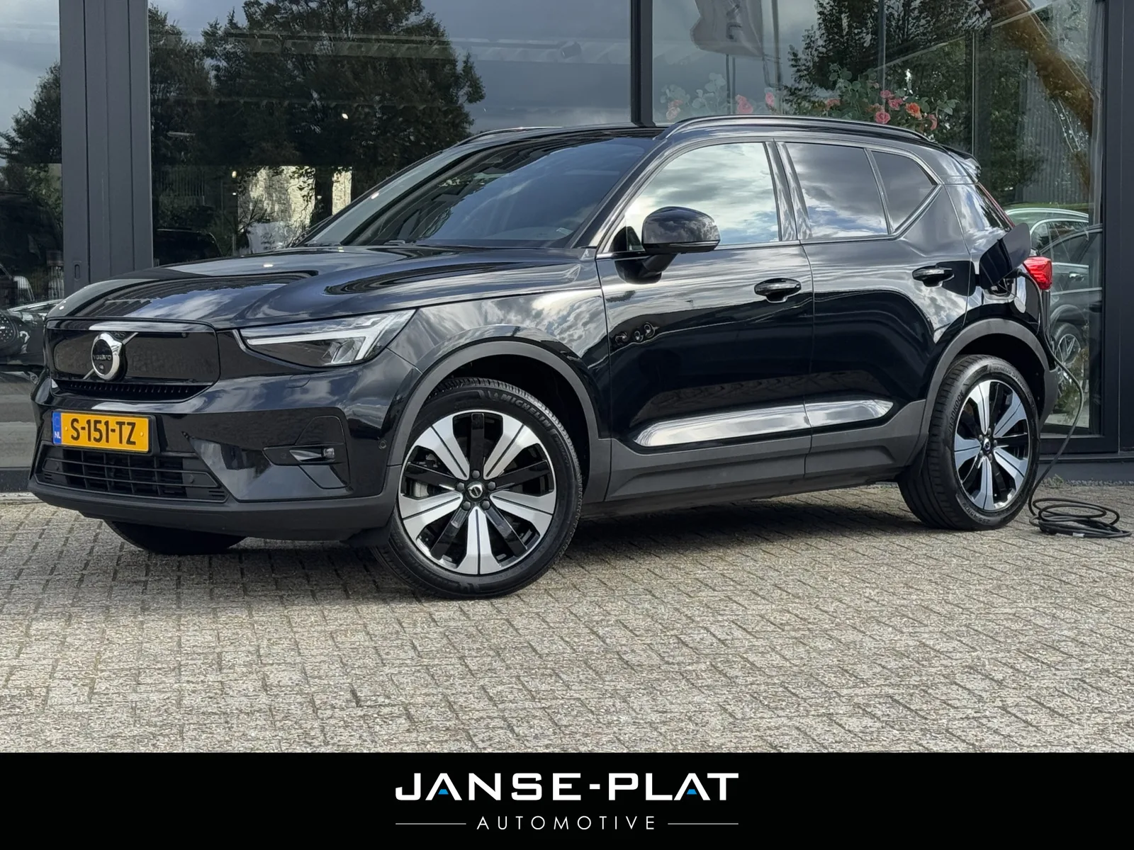 Volvo XC40 (2023) — foto 1