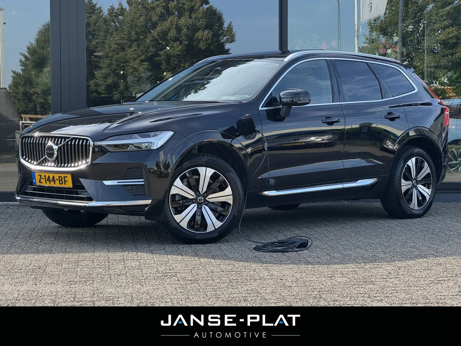 Volvo XC60 (2023) — foto 1