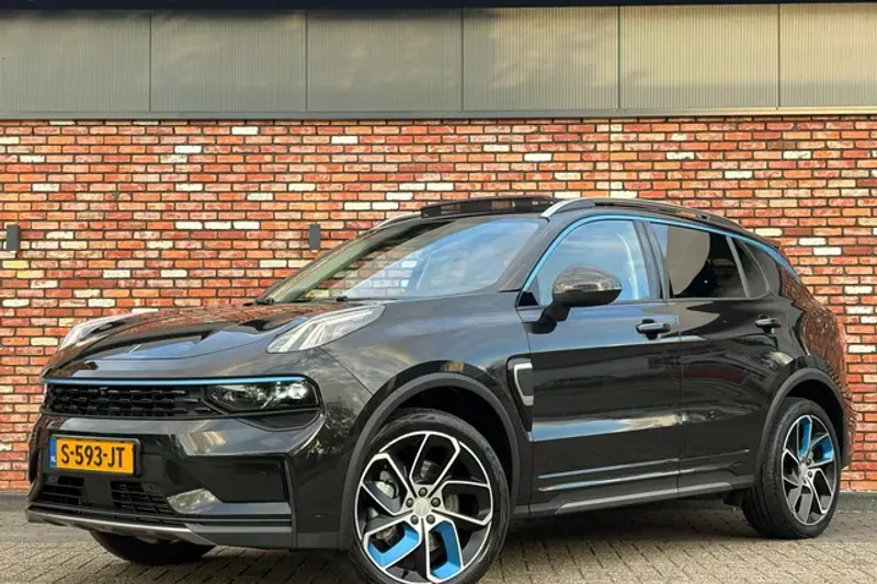 Lynk & Co 01 (2023)