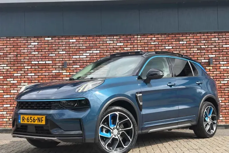 Lynk & Co 01 (2022)