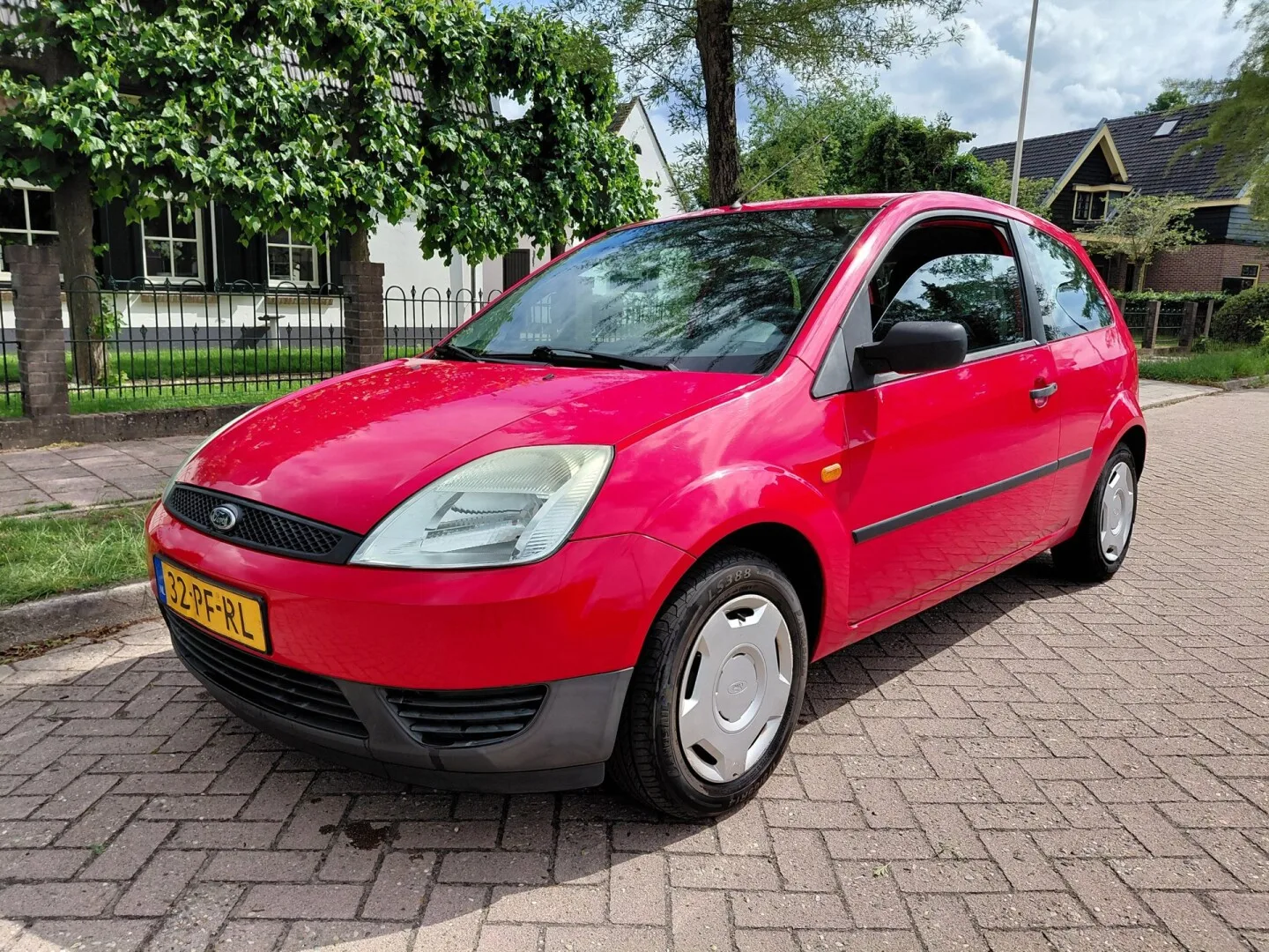 Ford Fiesta (2004) — foto 1
