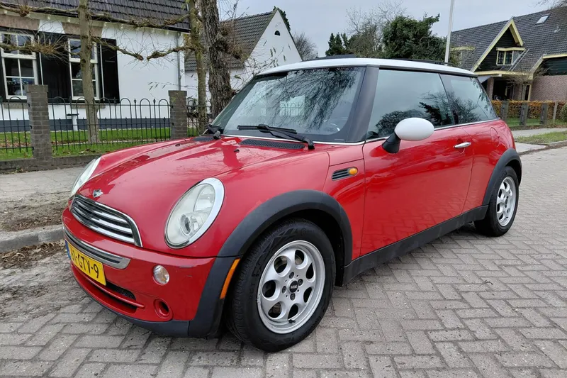 MINI Cooper (2005)