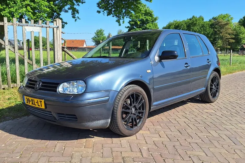 Volkswagen Golf (1998)