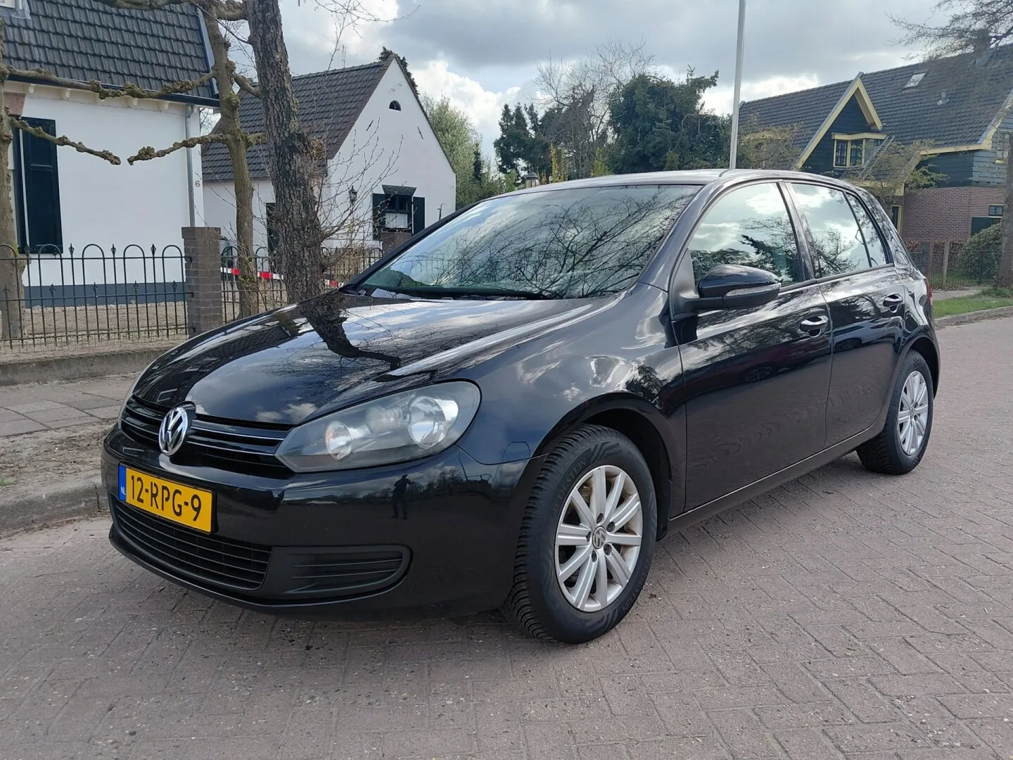 Volkswagen Golf (2011) — foto 1