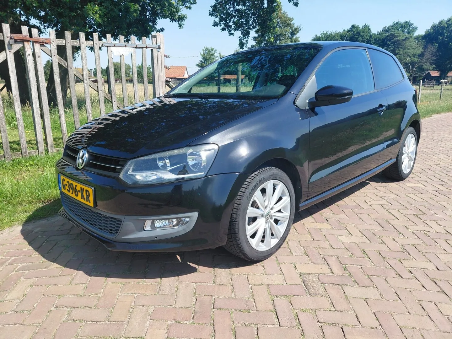 Volkswagen Polo (2010) — foto 1
