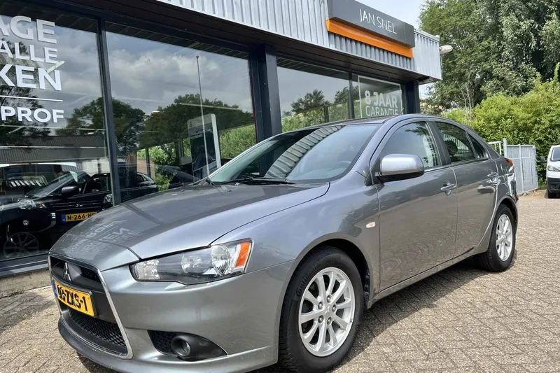 Mitsubishi Lancer (2013)
