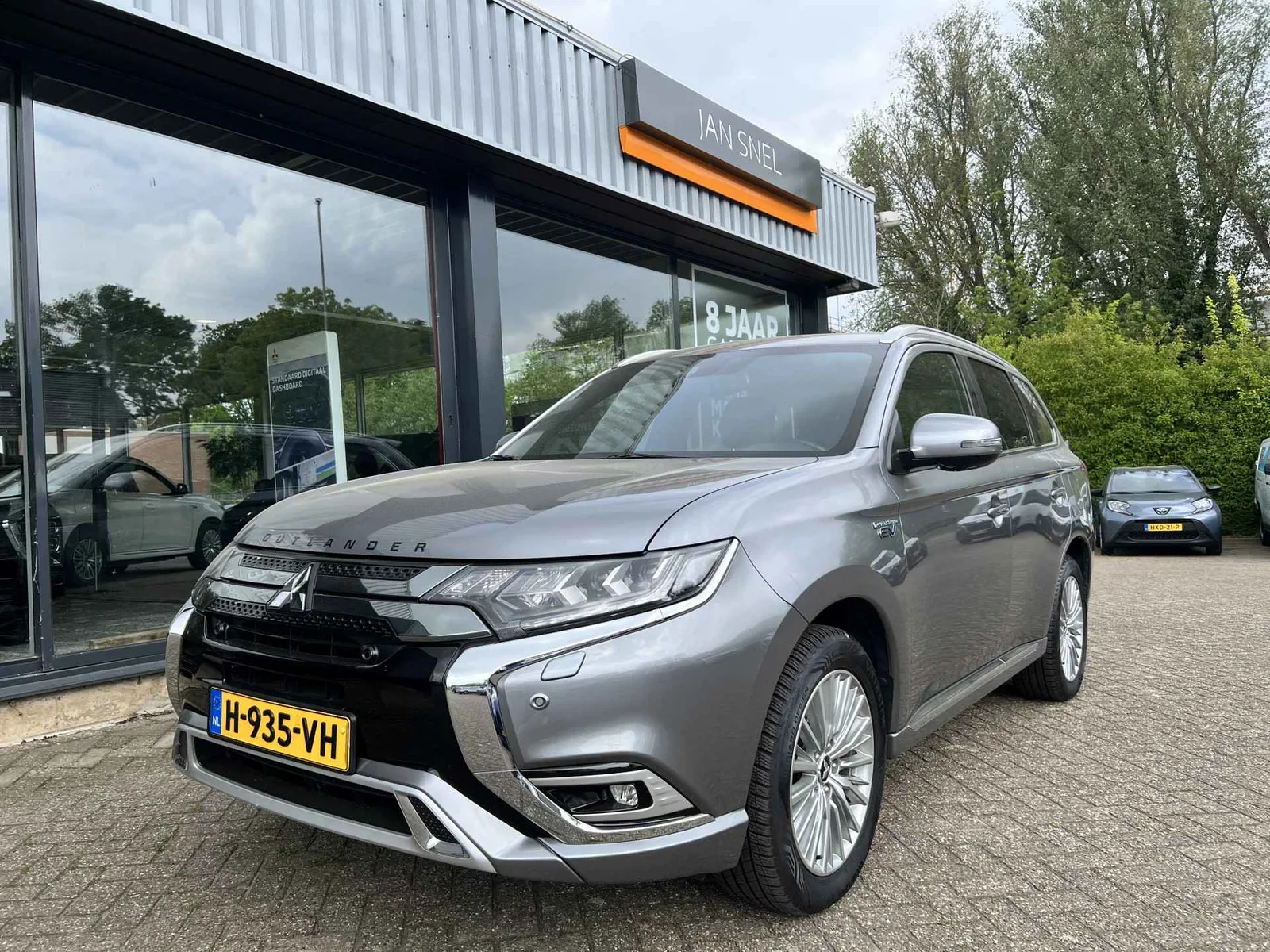 Mitsubishi Outlander (2020) — foto 1