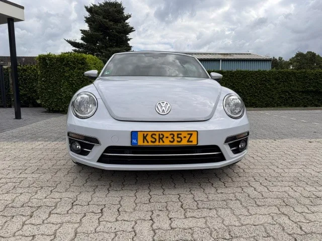 Volkswagen Beetle (2017) — foto 1