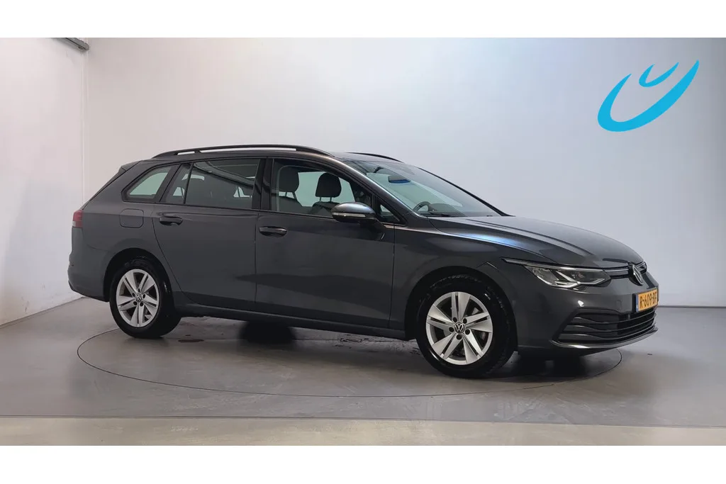 Volkswagen Golf (2022) — foto 1