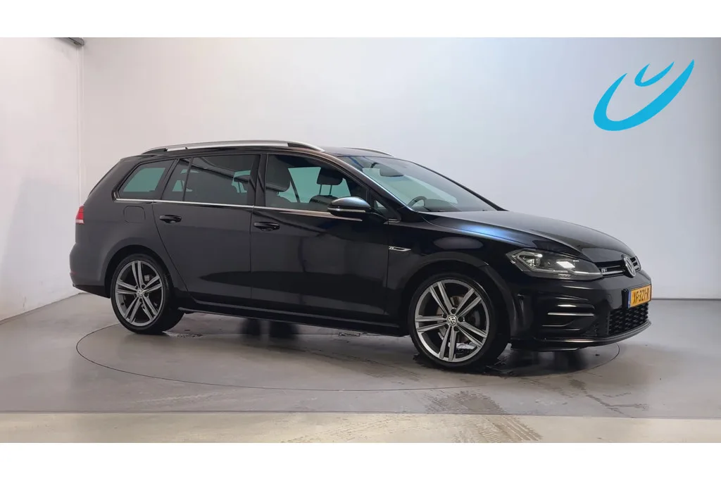 Volkswagen Golf (2019) — foto 1