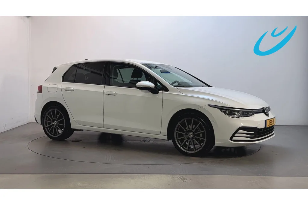Volkswagen Golf (2021) — foto 1