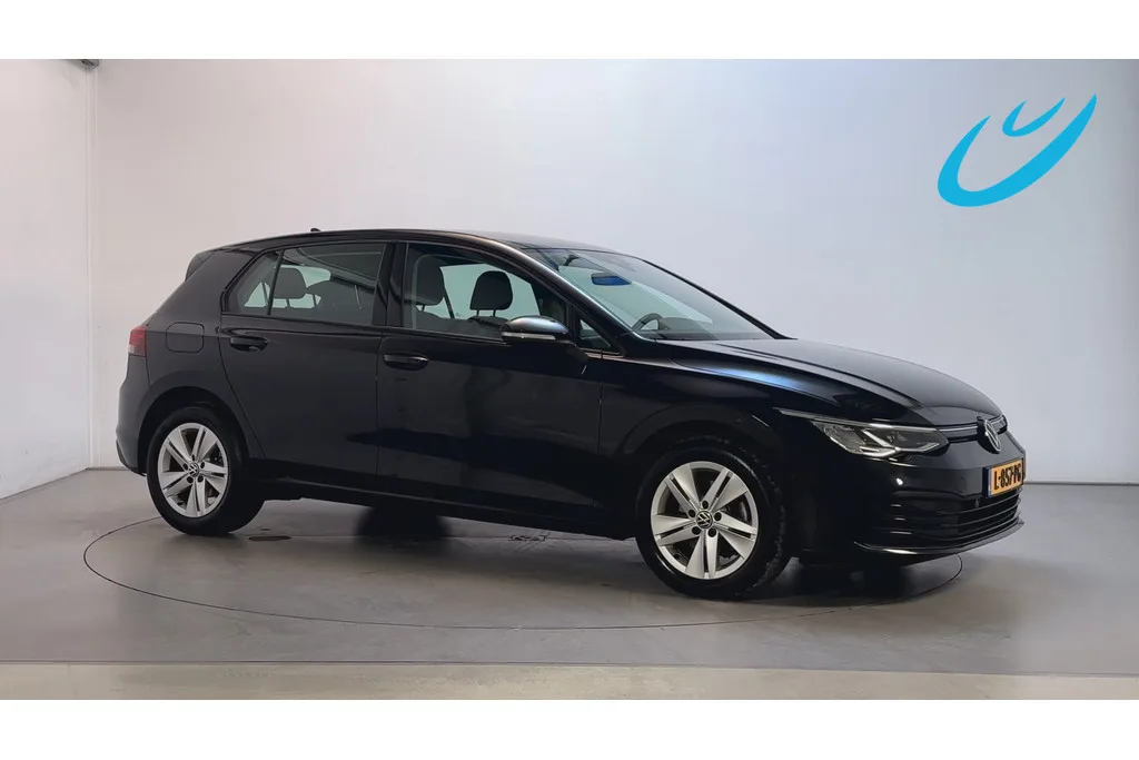 Volkswagen Golf (2021) — foto 1