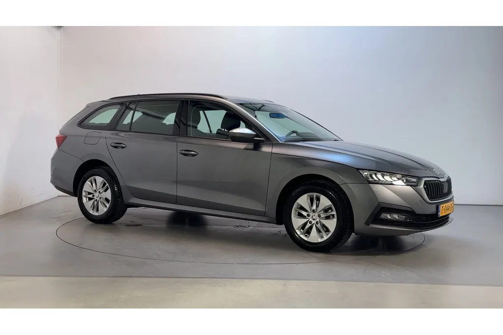 Škoda Octavia (2023) — foto 1